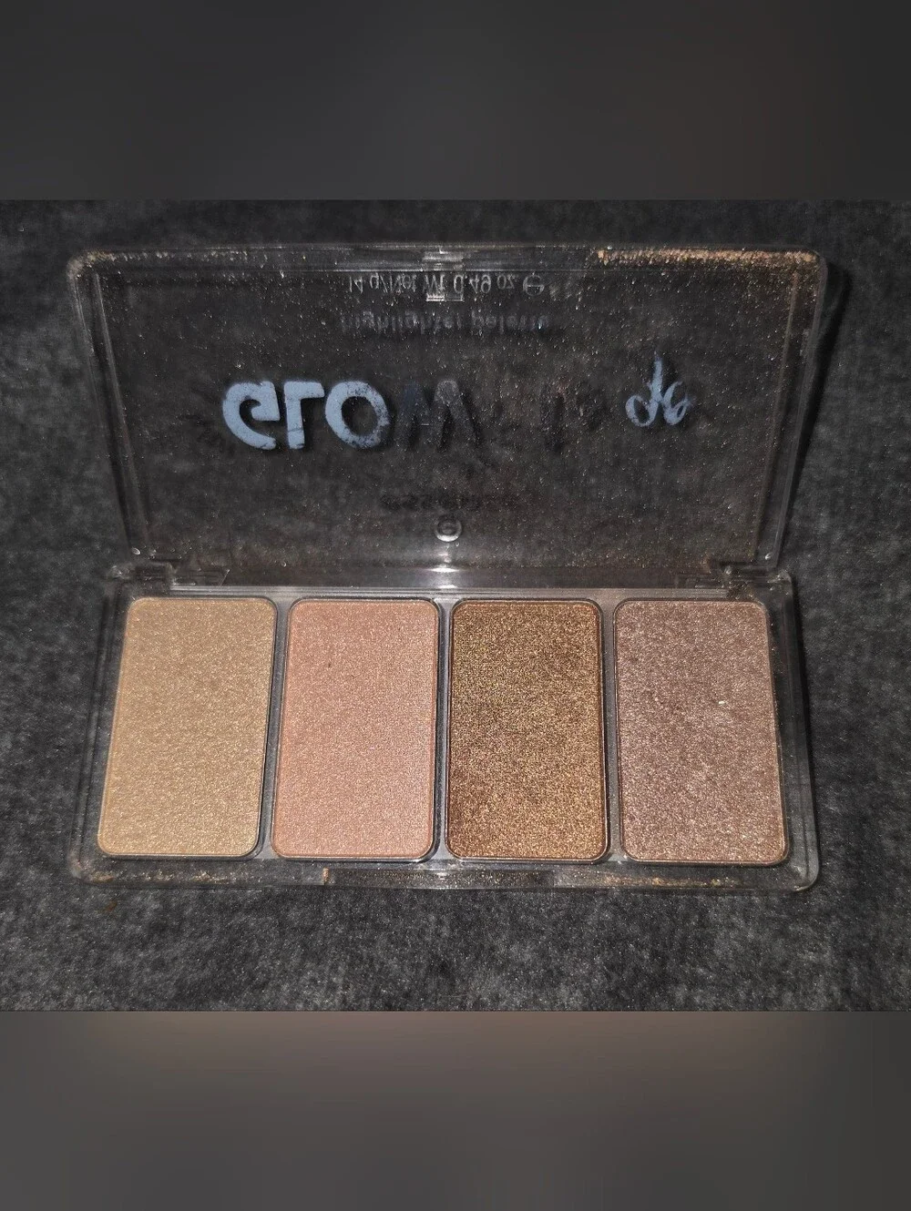 Essence Glow To Go Highlight Palette - 10 Sunkissed Glow 0.49oz Discontinued